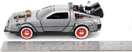 Back to the Future Part III die-cast 1:32 scale "Hollywood Rides" DeLorean Time Machine (white-walls) Die-cast Model Cars Jada Toys