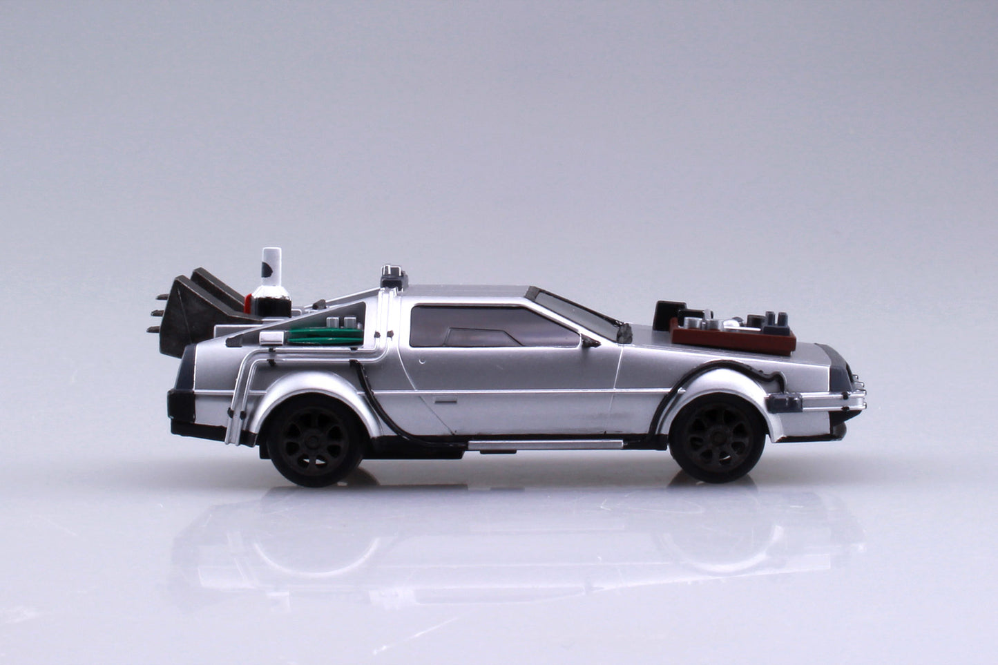 Back to the Future Part III pull-back DeLorean 1:43 scale plastic model kit [PRE-ORDER: Expected Availability January 2025] Model Kit Aoshima