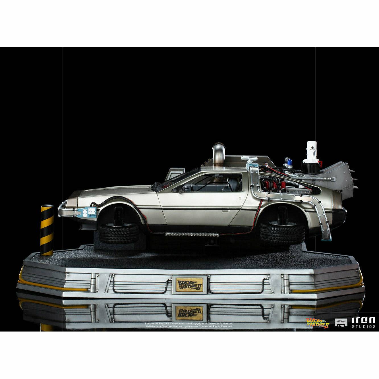 Iron Studios Back to the Future Part II DeLorean (Regular Version) 1:10 Scale Statue Statue Iron Studios